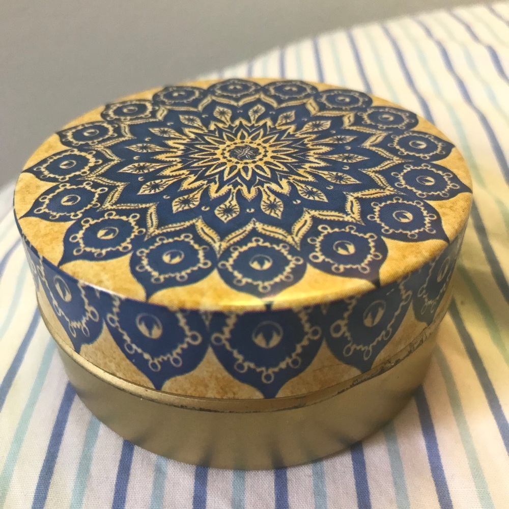 ❤️Turkish Soap w/ Patterned Container❤️ - Picture 2 of 4